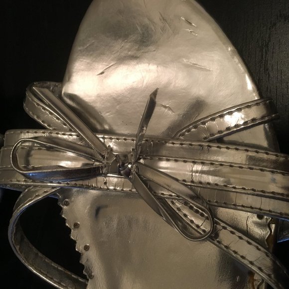 DEB SIVER HEELS - Picture 2 of 3